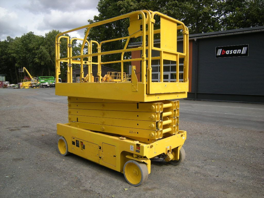 Камион со подигачка кошница JLG 3246, Scherenarbeitsbühne, 11,9 m: слика 22