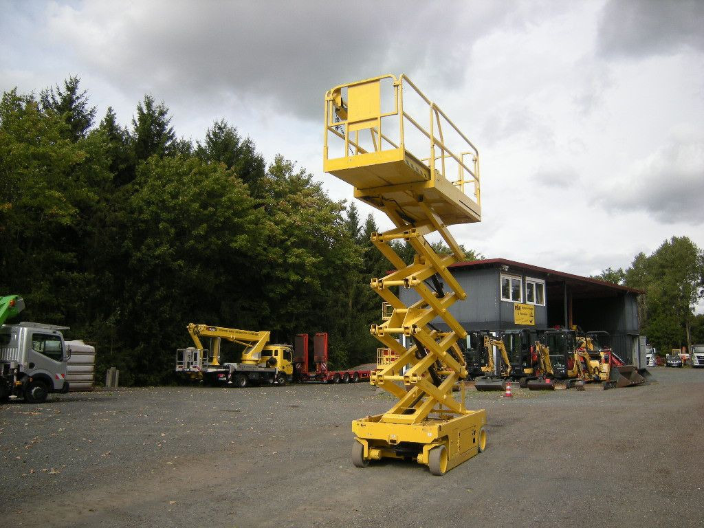 JLG 3246, Scherenarbeitsbühne, 11,9 m - Камион со подигачка кошница: слика 4 JLG 3246, Scherenarbeitsbühne, 11,9 m - Камион со подигачка кошница: слика 4
