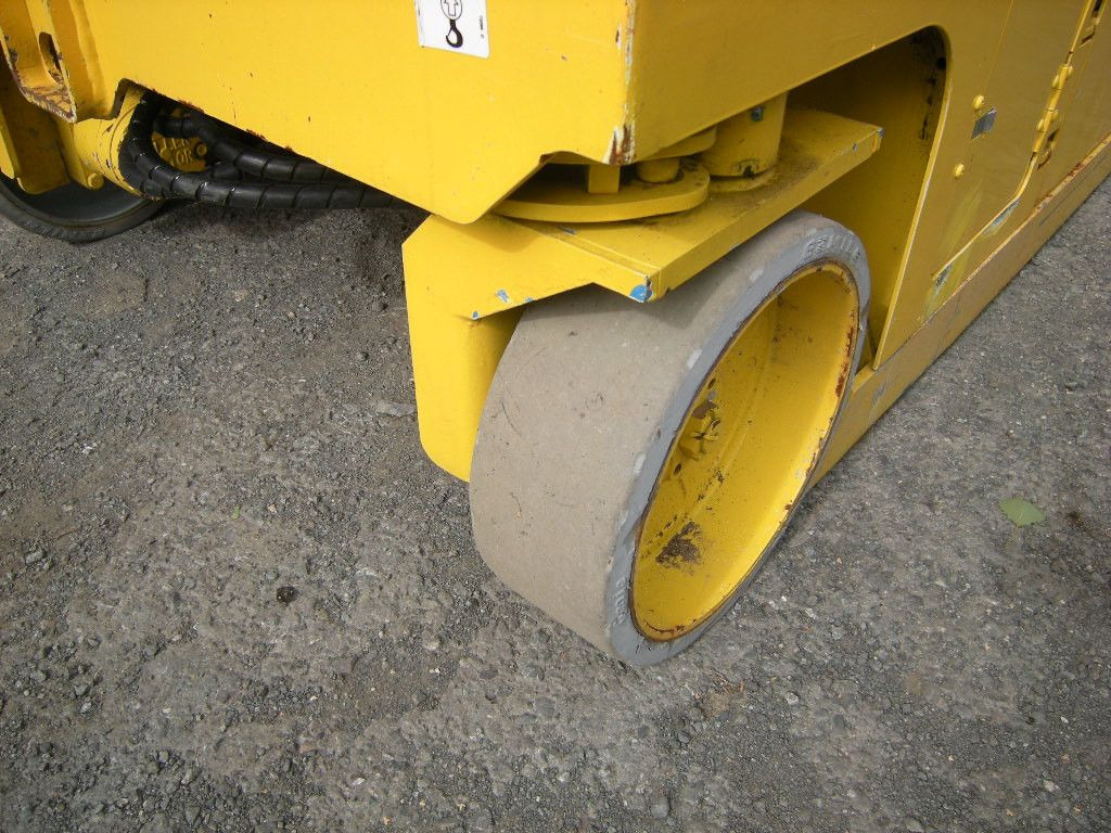 Камион со подигачка кошница JLG 3246, Scherenarbeitsbühne, 11,9 m: слика 9