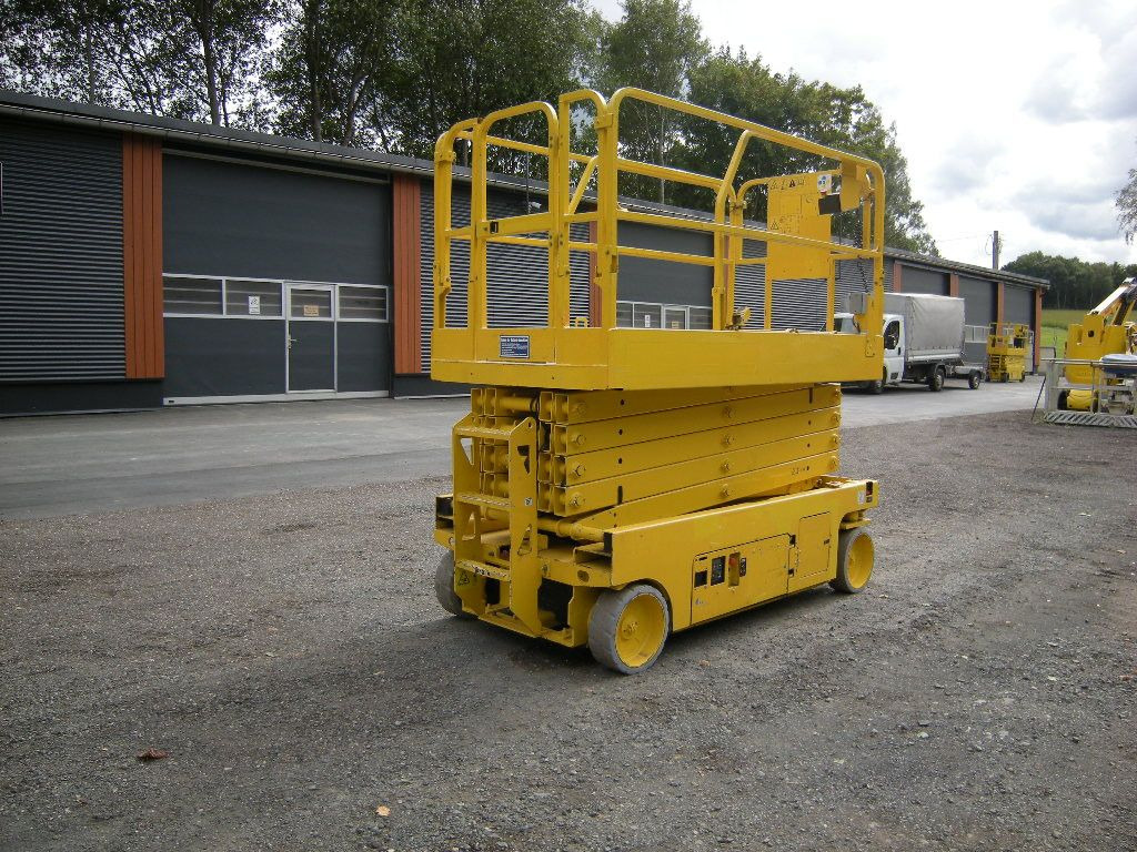 Камион со подигачка кошница JLG 3246, Scherenarbeitsbühne, 11,9 m: слика 16