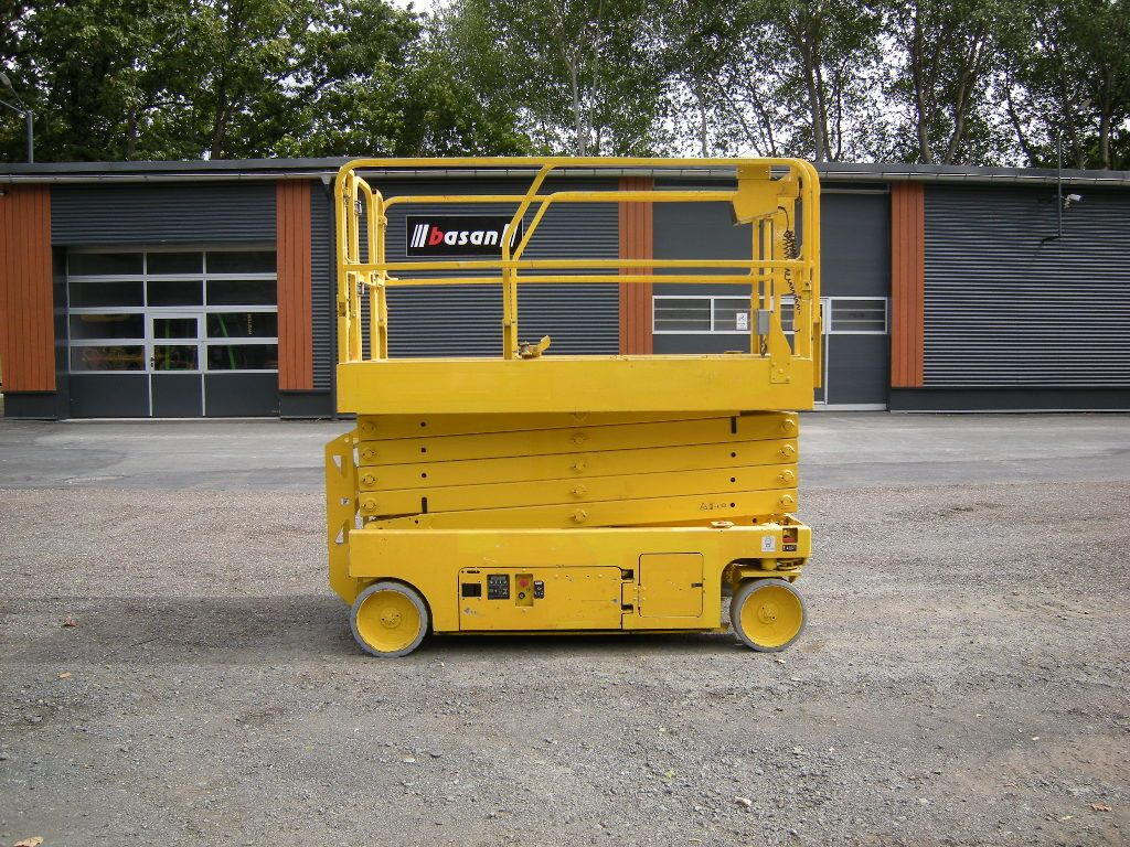 Камион со подигачка кошница JLG 3246, Scherenarbeitsbühne, 11,9 m: слика 15