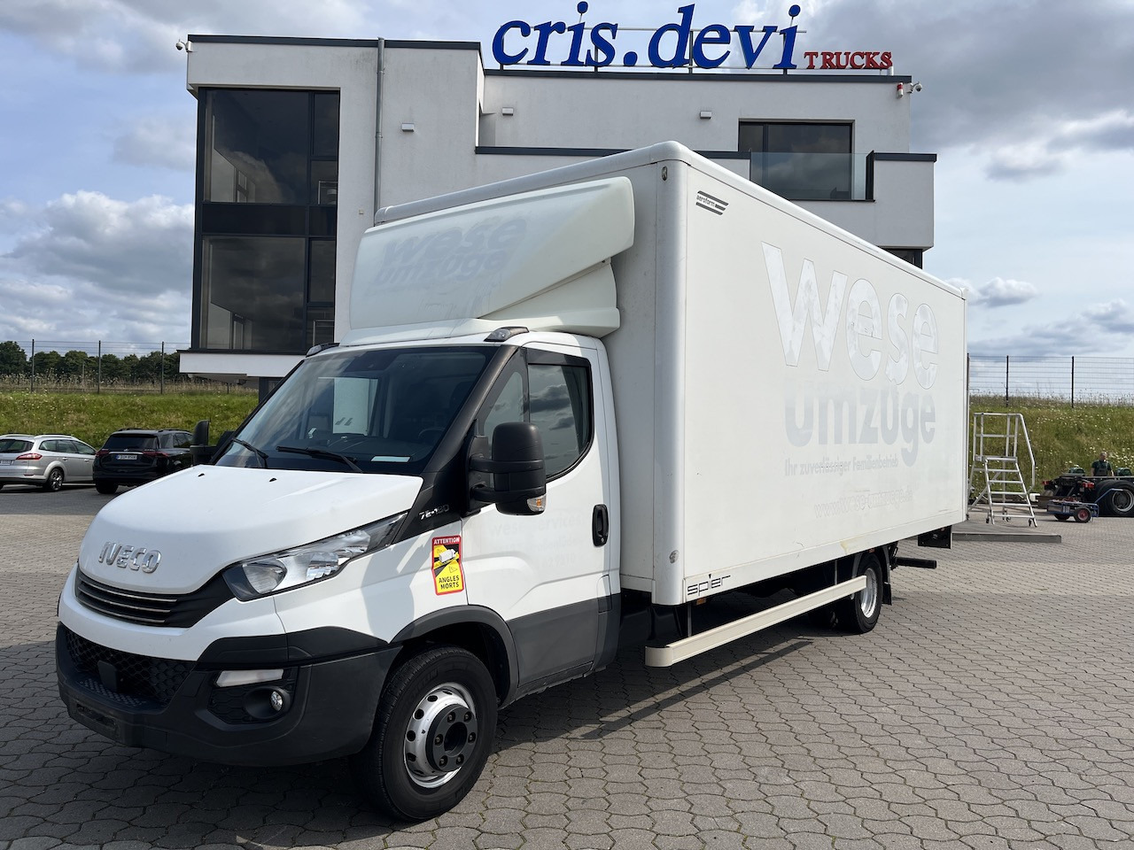 Iveco 70C18 Daily  Koffer mit Ladebordwand - Комбе фургон: слика 1 Iveco 70C18 Daily  Koffer mit Ladebordwand - Комбе фургон: слика 1