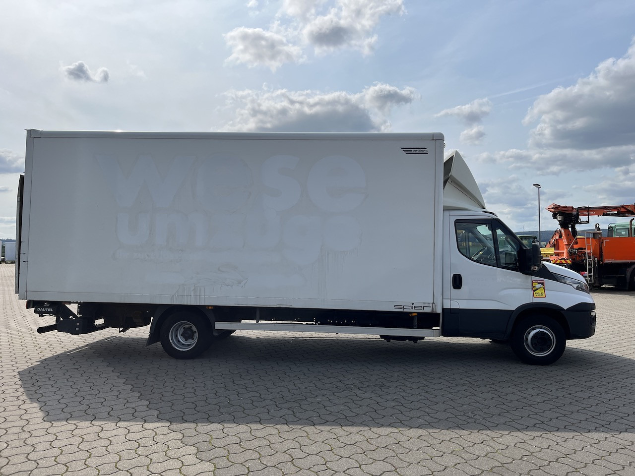 Iveco 70C18 Daily  Koffer mit Ladebordwand - Комбе фургон: слика 5 Iveco 70C18 Daily  Koffer mit Ladebordwand - Комбе фургон: слика 5