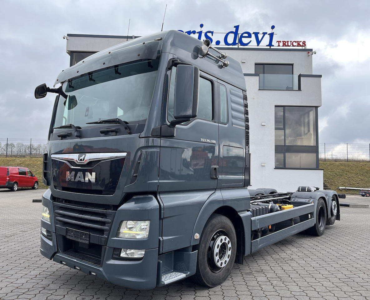 MAN TGX 26.500 6x2 Fahrgestell Lenk-Liftachse AHK - Камион: слика 1 MAN TGX 26.500 6x2 Fahrgestell Lenk-Liftachse AHK - Камион: слика 1