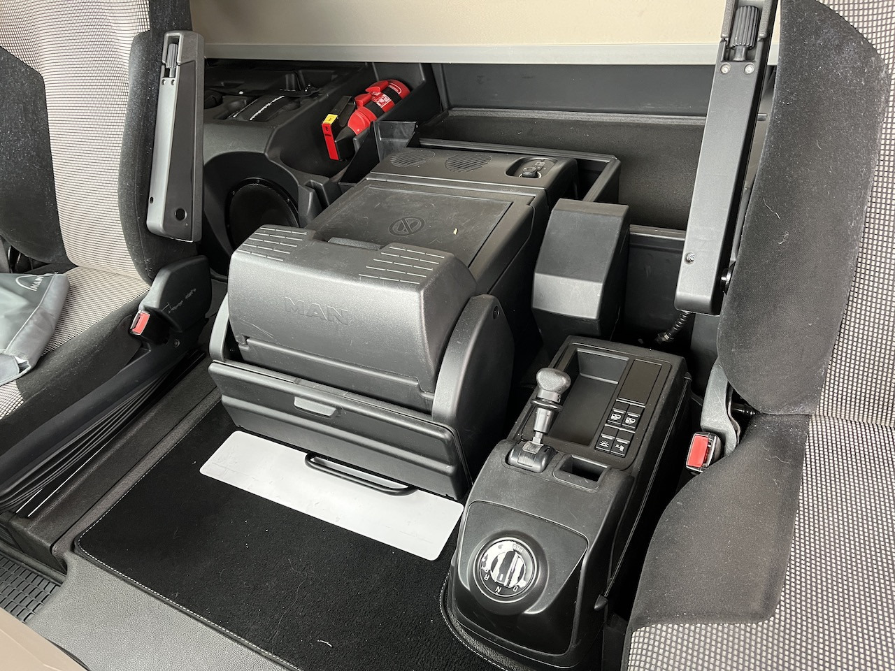 MAN TGX 26.500 6x2 Fahrgestell Lenk-Liftachse AHK - Камион: слика 3 MAN TGX 26.500 6x2 Fahrgestell Lenk-Liftachse AHK - Камион: слика 3