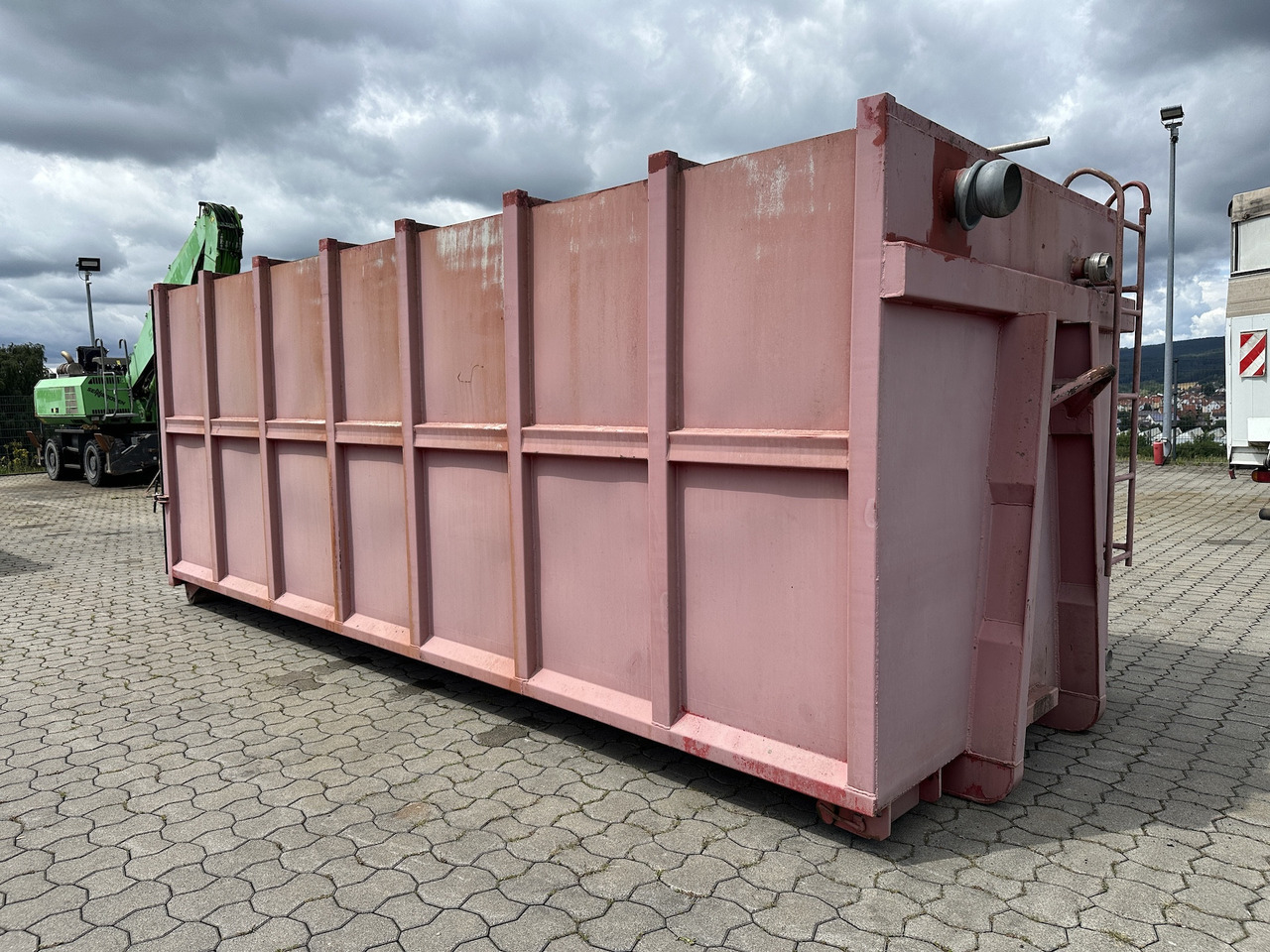 Mercedes-Benz Wassercontainer Mulde 30 cbm Silo für Abrollkipper - Камион: слика 1 Mercedes-Benz Wassercontainer Mulde 30 cbm Silo für Abrollkipper - Камион: слика 1