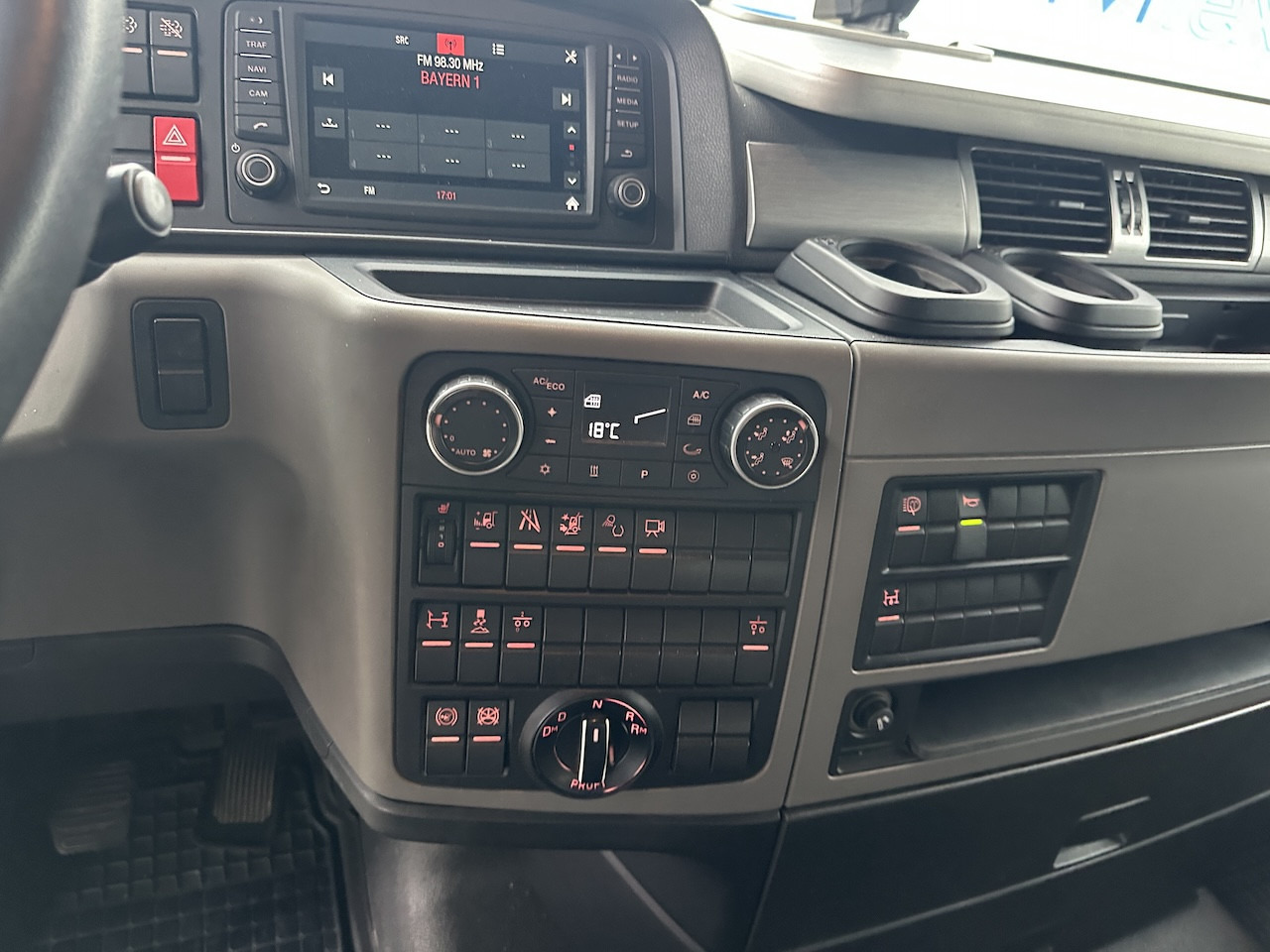MAN TGX 18.500 4x2 LL Intarder Motorschaden - Камион влекач: слика 4 MAN TGX 18.500 4x2 LL Intarder Motorschaden - Камион влекач: слика 4