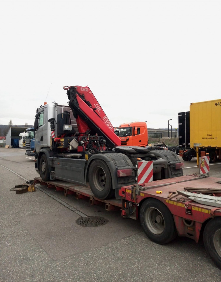 Scania G410 4x2 SZM Kran Fassi F235 Motorschaden - Камион влекач: слика 3 Scania G410 4x2 SZM Kran Fassi F235 Motorschaden - Камион влекач: слика 3