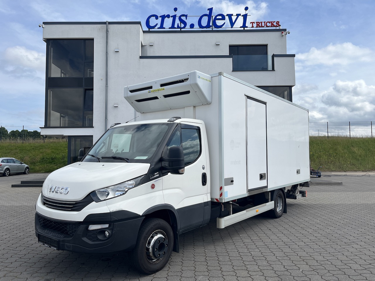 Iveco 70C18 Daily Kühlkoffer mit Ladebordwand Konvekta - Комбе: слика 1 Iveco 70C18 Daily Kühlkoffer mit Ladebordwand Konvekta - Комбе: слика 1