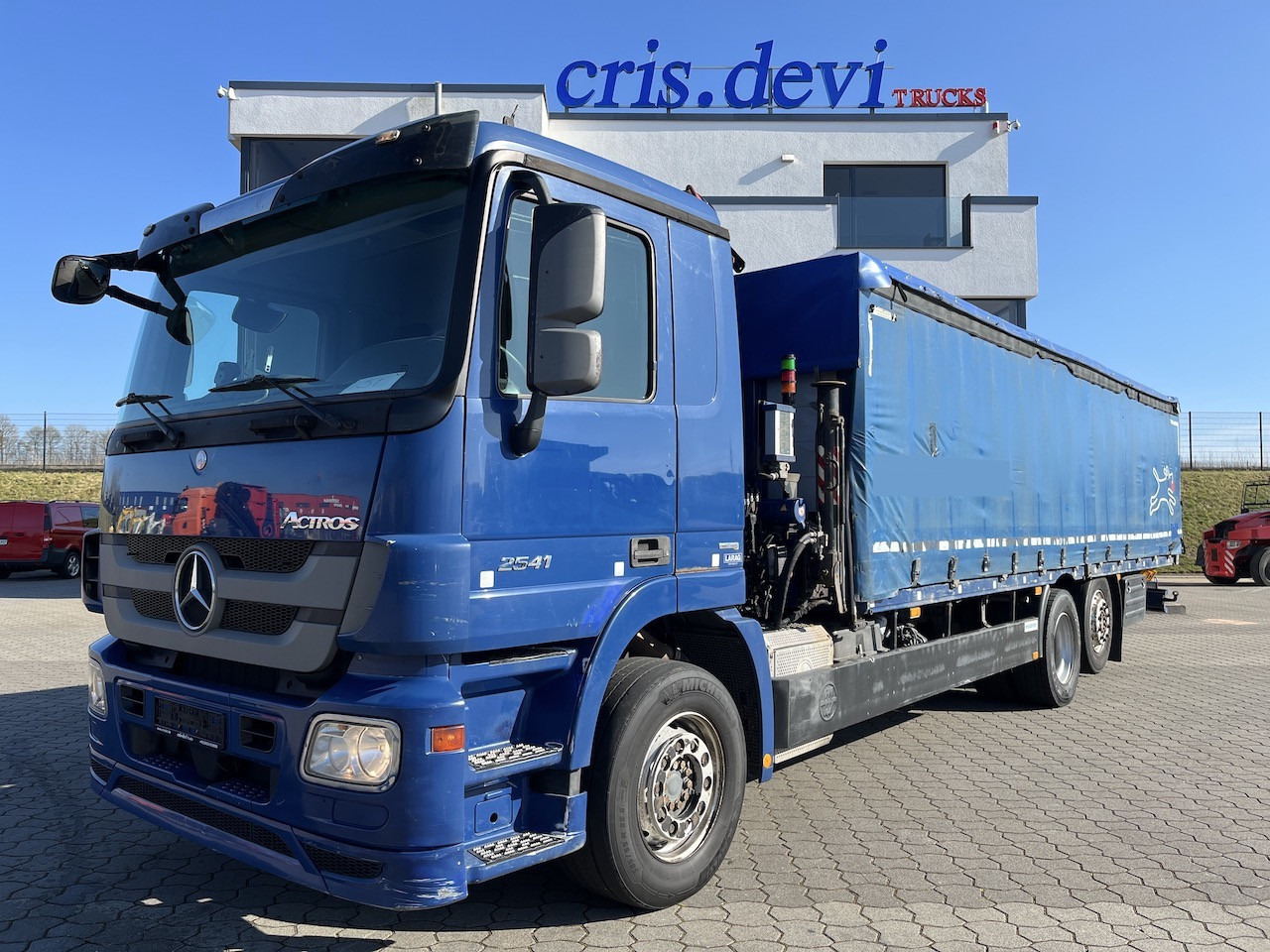 Mercedes-Benz 2541 6x2 Atlas 135.2E Pritsche 8,20 m - Камион со церада, Камион со кран: слика 1 Mercedes-Benz 2541 6x2 Atlas 135.2E Pritsche 8,20 m - Камион со церада, Камион со кран: слика 1