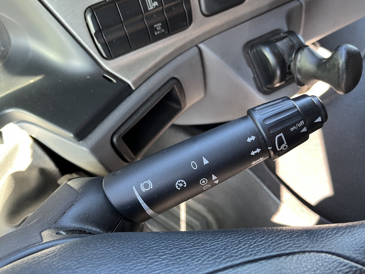 Mercedes-Benz 2541 6x2 Atlas 135.2E Pritsche 8,20 m - Камион со церада, Камион со кран: слика 4 Mercedes-Benz 2541 6x2 Atlas 135.2E Pritsche 8,20 m - Камион со церада, Камион со кран: слика 4