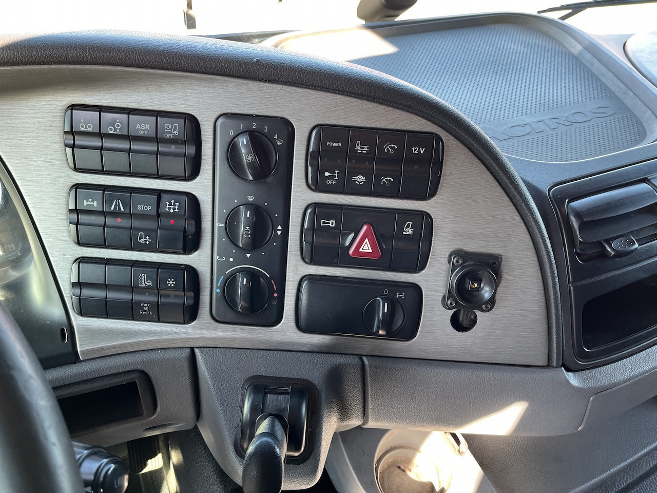 Mercedes-Benz 2541 6x2 Atlas 135.2E Pritsche 8,20 m - Камион со церада, Камион со кран: слика 5 Mercedes-Benz 2541 6x2 Atlas 135.2E Pritsche 8,20 m - Камион со церада, Камион со кран: слика 5