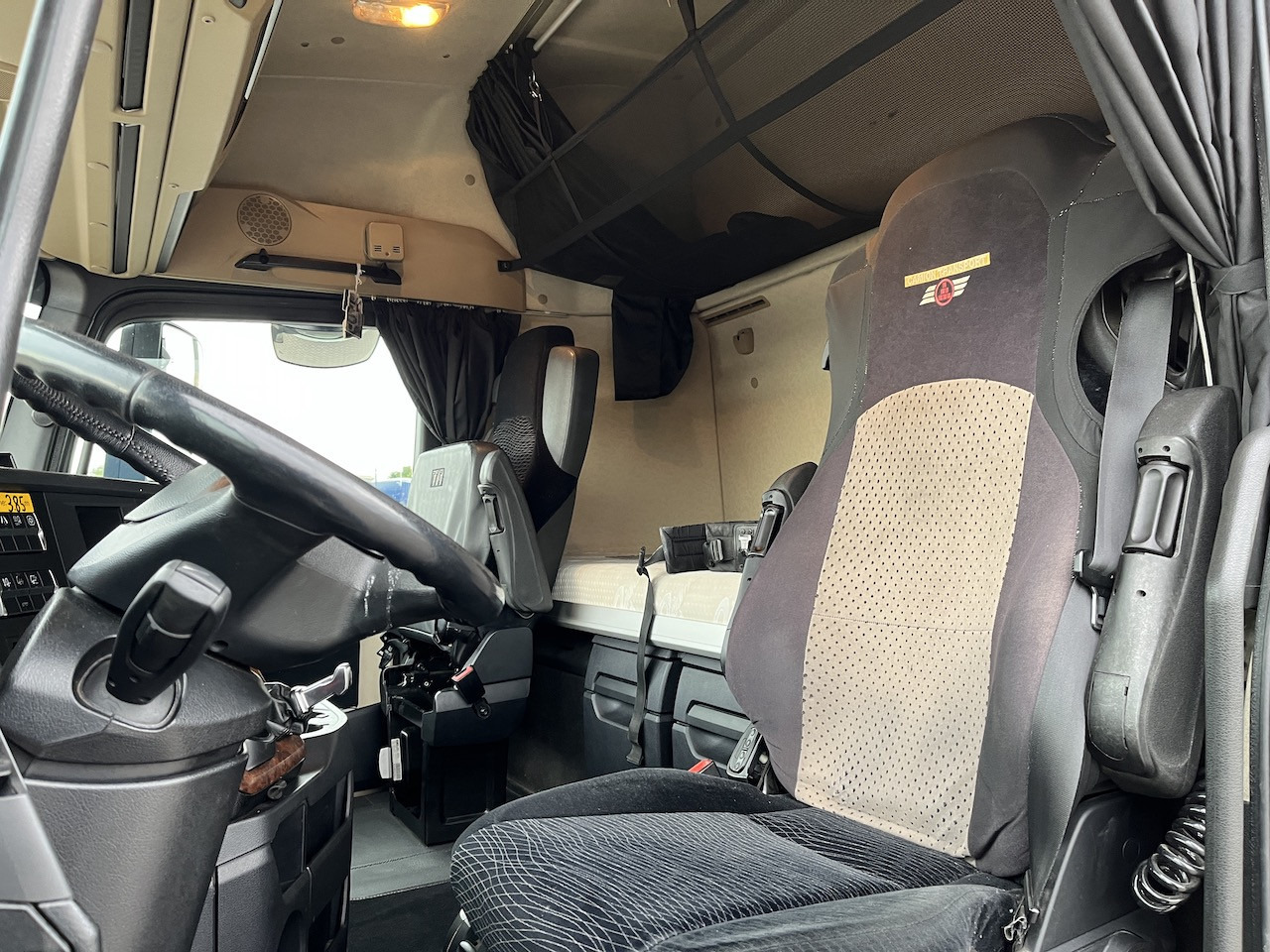Камион со кран, Камион со платформа Mercedes-Benz Actros 2545 6x2  Atlas 265-A6   Lenk- Liftachse: слика 15