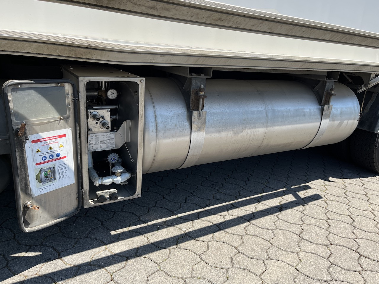 Mercedes-Benz Antos 1840 4x4 HAD LBW Kühlung Flüssigstickstoff - Камион ладилник: слика 4 Mercedes-Benz Antos 1840 4x4 HAD LBW Kühlung Flüssigstickstoff - Камион ладилник: слика 4