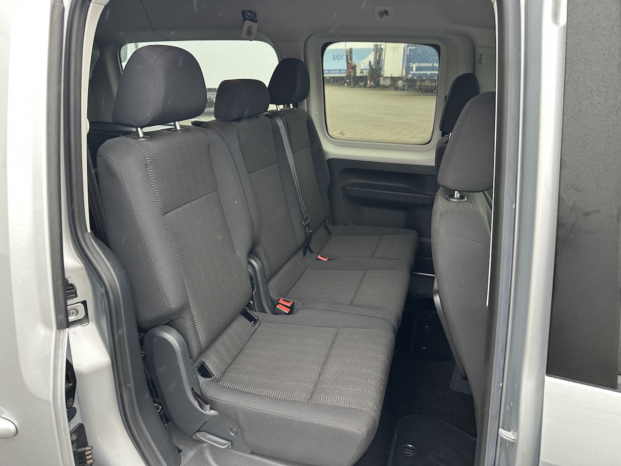 VW Caddy Maxi Paravan Umbau Rollstuhl Heckeinstieg - Комби со двојна кабина: слика 2 VW Caddy Maxi Paravan Umbau Rollstuhl Heckeinstieg - Комби со двојна кабина: слика 2