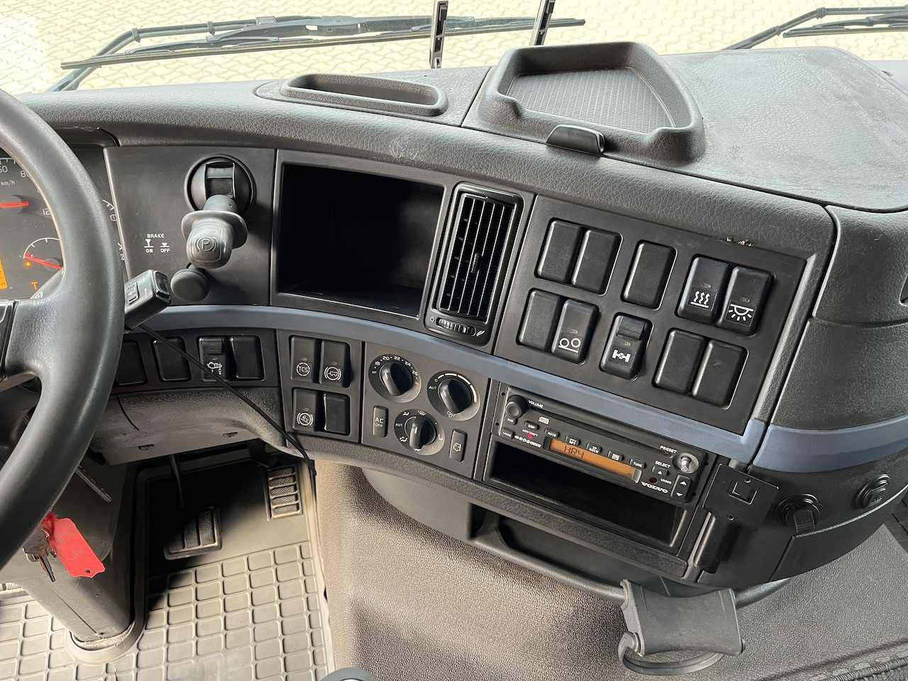 Volvo FH 520 6x2 Palfinger PK 12502 | AHK - Камион со кран, Камион со платформа: слика 4 Volvo FH 520 6x2 Palfinger PK 12502 | AHK - Камион со кран, Камион со платформа: слика 4