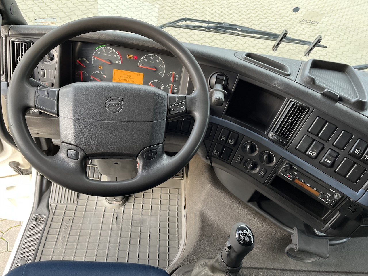 Volvo FH 520 6x2 Palfinger PK 12502 | AHK - Камион со кран, Камион со платформа: слика 2 Volvo FH 520 6x2 Palfinger PK 12502 | AHK - Камион со кран, Камион со платформа: слика 2