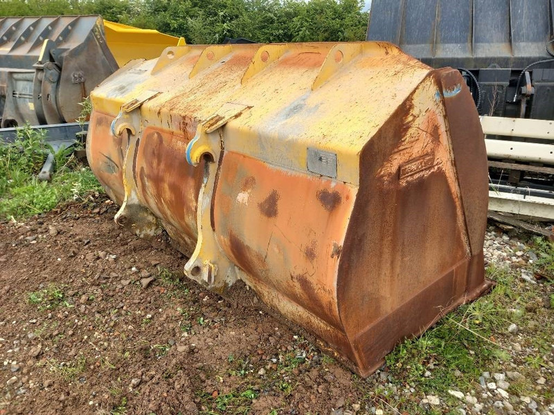 Komatsu WA380-8 Quick coupler & Bucket - Корпа за Градежна машина: слика 2 Komatsu WA380-8 Quick coupler & Bucket - Корпа за Градежна машина: слика 2