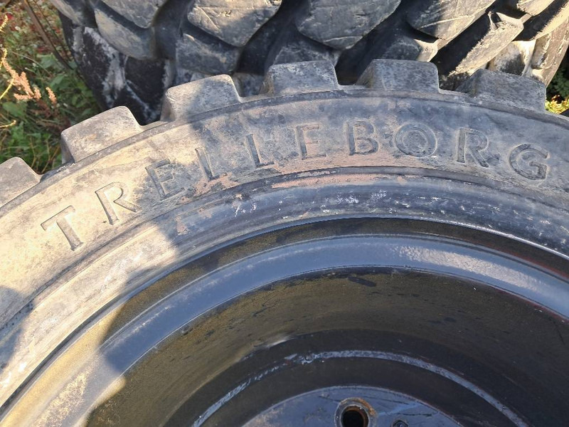 Trelleborg Excavator 10.00-20 SOLID (8 tyres) - Гуми и бандажи за Градежна машина: слика 3 Trelleborg Excavator 10.00-20 SOLID (8 tyres) - Гуми и бандажи за Градежна машина: слика 3