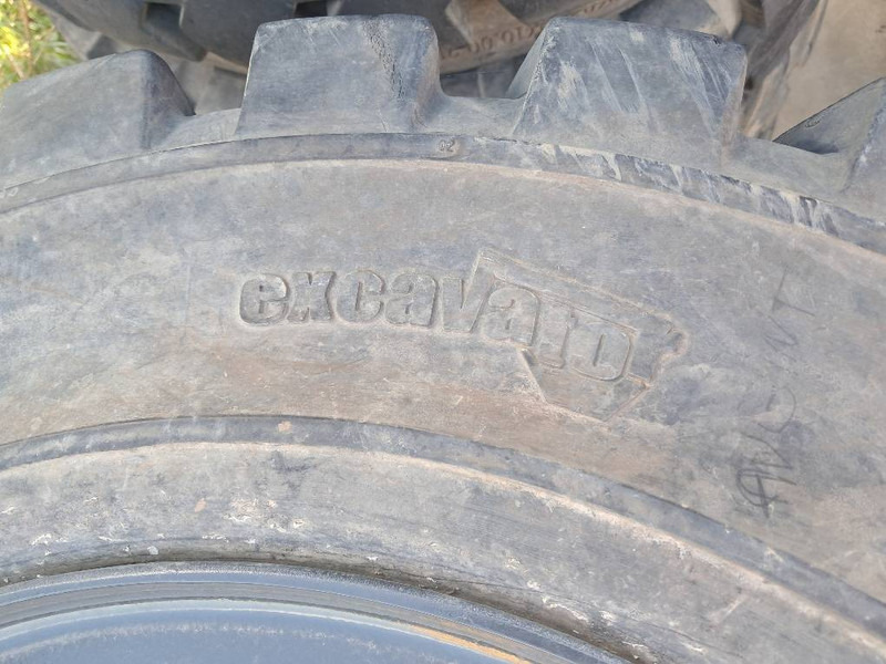 Trelleborg Excavator 10.00-20 SOLID (8 tyres) - Гуми и бандажи за Градежна машина: слика 4 Trelleborg Excavator 10.00-20 SOLID (8 tyres) - Гуми и бандажи за Градежна машина: слика 4