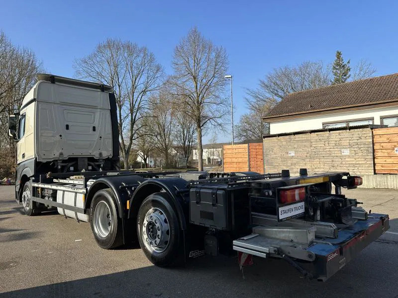 Mercedes-Benz Actros 2542 LL BDF Standard 6x2 LBW - Транспортер на контејнер/ Камион со променливо тело: слика 4 Mercedes-Benz Actros 2542 LL BDF Standard 6x2 LBW - Транспортер на контејнер/ Камион со променливо тело: слика 4
