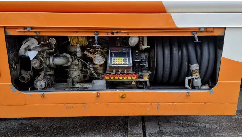Полуприколка цистерна Schwelmer Eisenwerk TSA Diesel Heizöl 6 Kammern 35.5 m³ Zählwerk TKZ A TSA Diesel Heizöl 6 Kammern 35.5 m³ Zählwerk TKZ ABS: слика 9