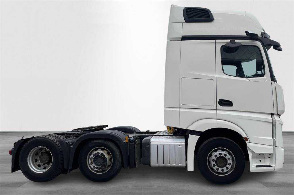 Mercedes-Benz ACTROS 2551LS 6x2/4 Väliteli - Камион влекач: слика 2 Mercedes-Benz ACTROS 2551LS 6x2/4 Väliteli - Камион влекач: слика 2