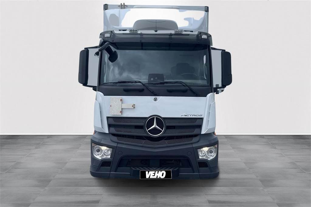 Mercedes-Benz Actros 1827 4x2 8,7m umpikori+PL nostin - Изотермален камион: слика 2 Mercedes-Benz Actros 1827 4x2 8,7m umpikori+PL nostin - Изотермален камион: слика 2