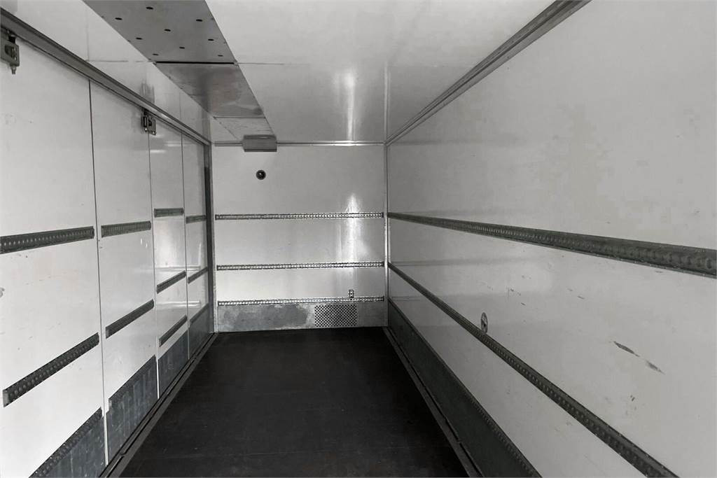 Mercedes-Benz Actros 1827 4x2 8,7m umpikori+PL nostin - Изотермален камион: слика 5 Mercedes-Benz Actros 1827 4x2 8,7m umpikori+PL nostin - Изотермален камион: слика 5