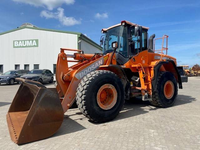 Doosan DL 300-3 (12005349) - Натоварувач на тркала: слика 1 Doosan DL 300-3 (12005349) - Натоварувач на тркала: слика 1