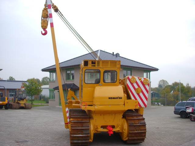Komatsu D 155 C PIPELAYER 70 to MIETE / RENTAL(12000335) - Булдожер за поставување цевки: слика 3 Komatsu D 155 C PIPELAYER 70 to MIETE / RENTAL(12000335) - Булдожер за поставување цевки: слика 3
