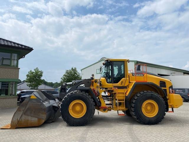 Volvo L 260 H 6.8 cbm MIETE / RENTAL (12002252) - Натоварувач на тркала: слика 1 Volvo L 260 H 6.8 cbm MIETE / RENTAL (12002252) - Натоварувач на тркала: слика 1