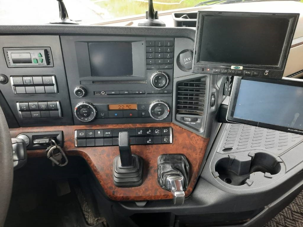 Камион сандучар Mercedes-Benz Actros 2551: слика 10