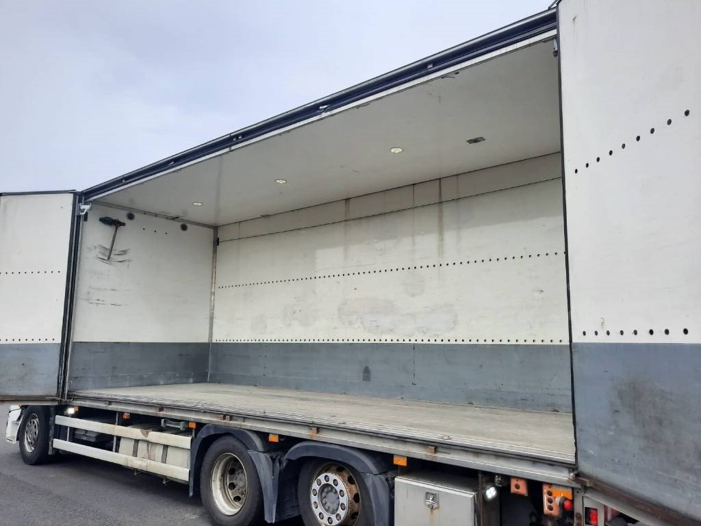 Камион сандучар Mercedes-Benz Actros 2551: слика 6