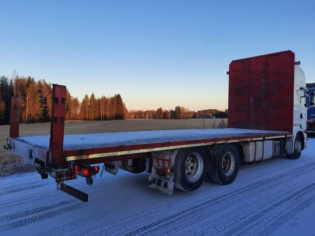 Scania R 560 - Камион со платформа: слика 4 Scania R 560 - Камион со платформа: слика 4