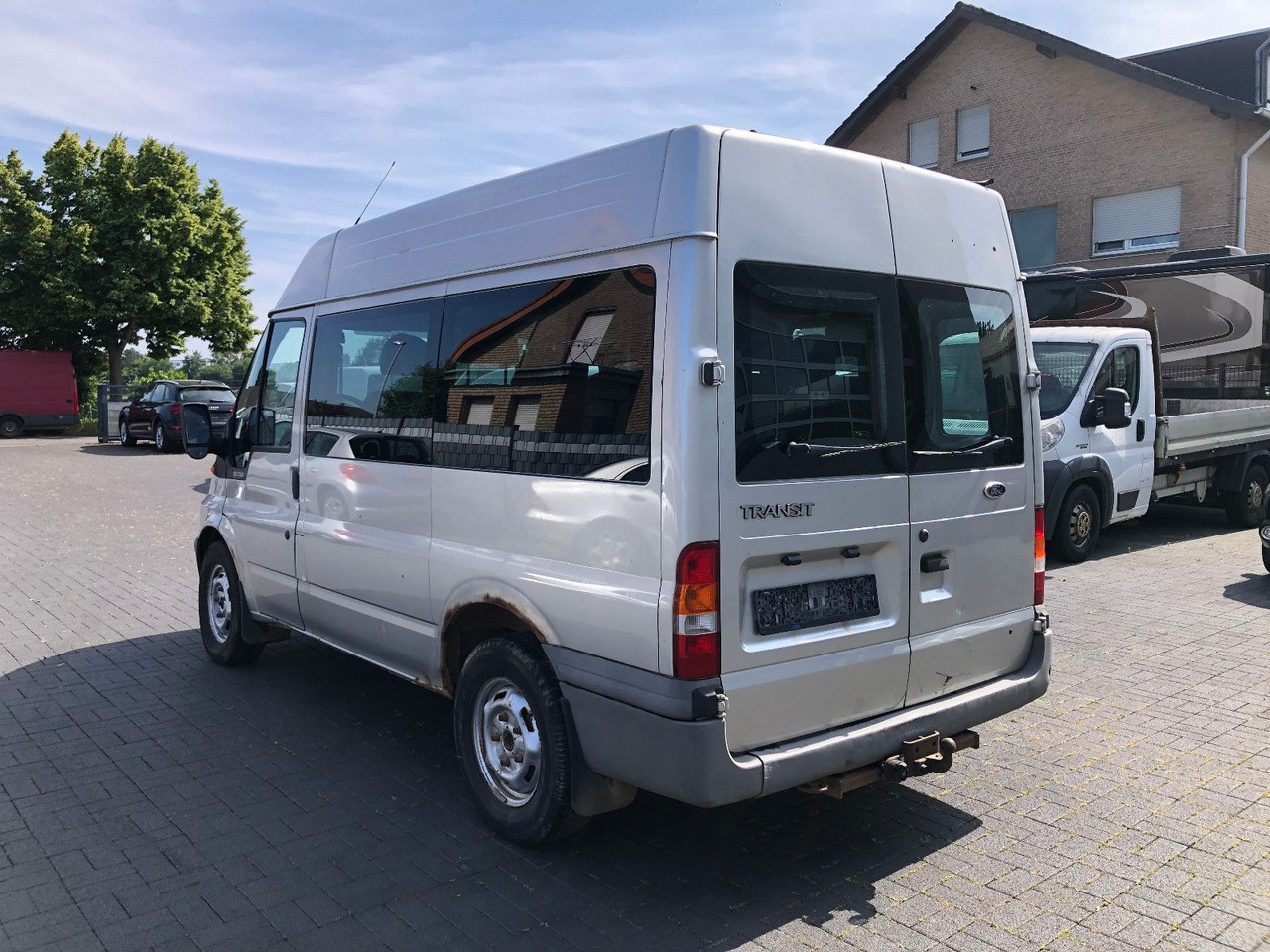 Ford Transit 2.4 TDi, Heckantrieb, 8-Sitzer, Klima - Патничко комбе: слика 4 Ford Transit 2.4 TDi, Heckantrieb, 8-Sitzer, Klima - Патничко комбе: слика 4