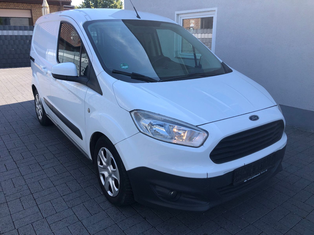Ford Transit Courier 1.6 TDCi Trend - Мало комбе: слика 1 Ford Transit Courier 1.6 TDCi Trend - Мало комбе: слика 1