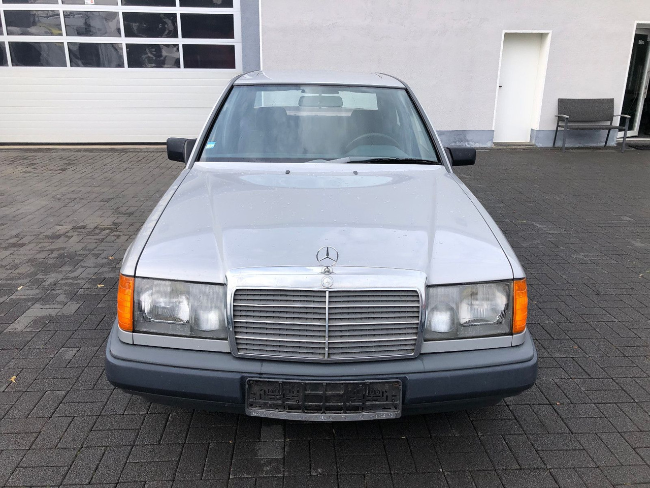 Mercedes-Benz W124 E 260 - Седан: слика 5 Mercedes-Benz W124 E 260 - Седан: слика 5