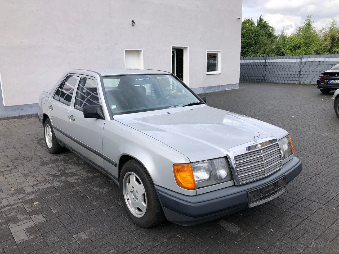 Mercedes-Benz W124 E 260 - Седан: слика 3 Mercedes-Benz W124 E 260 - Седан: слика 3