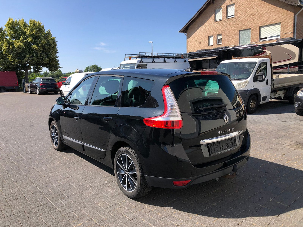 Renault Scenic  Grand 2.0 dCi 150 BOSE Edition,Automatik - Патничко комбе: слика 4 Renault Scenic  Grand 2.0 dCi 150 BOSE Edition,Automatik - Патничко комбе: слика 4