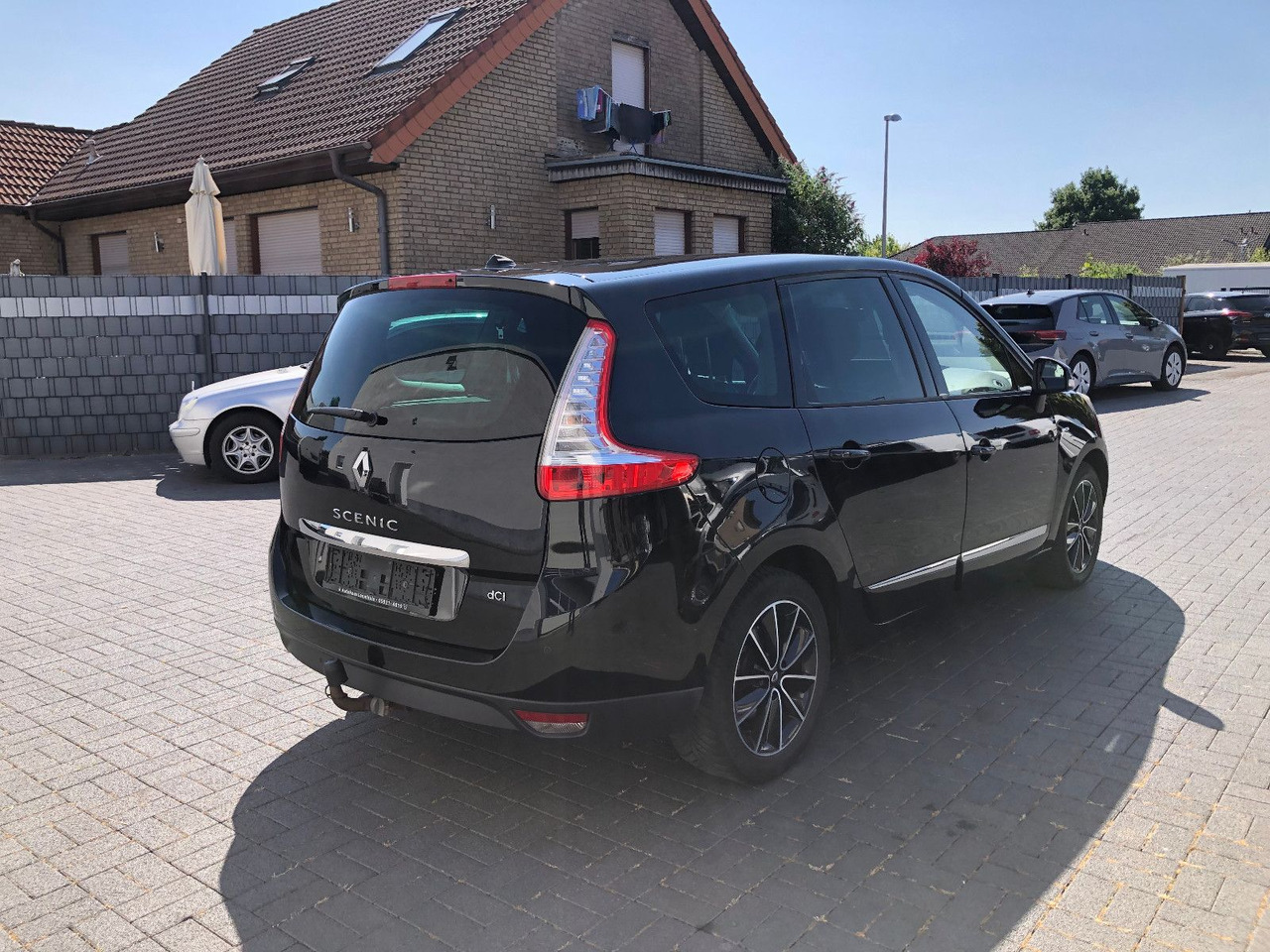 Renault Scenic  Grand 2.0 dCi 150 BOSE Edition,Automatik - Патничко комбе: слика 2 Renault Scenic  Grand 2.0 dCi 150 BOSE Edition,Automatik - Патничко комбе: слика 2