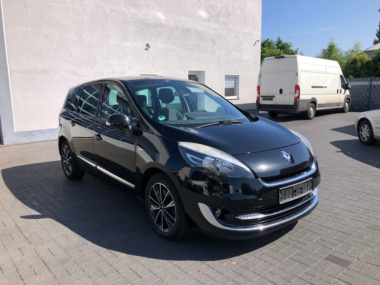 Renault Scenic  Grand 2.0 dCi 150 BOSE Edition,Automatik - Патничко комбе: слика 1 Renault Scenic  Grand 2.0 dCi 150 BOSE Edition,Automatik - Патничко комбе: слика 1