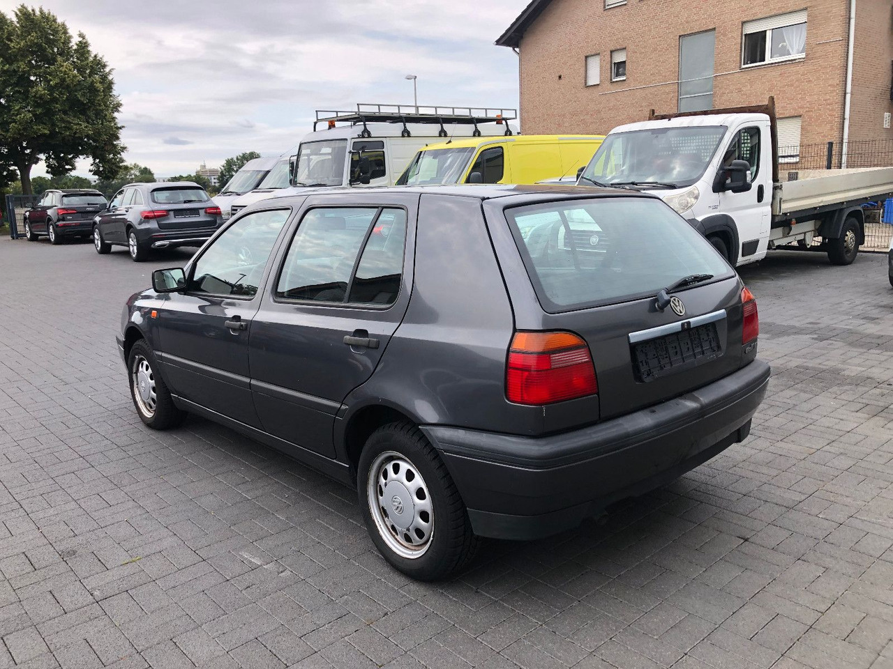 Volkswagen Golf 1.8 GL Klima - Седан: слика 4 Volkswagen Golf 1.8 GL Klima - Седан: слика 4