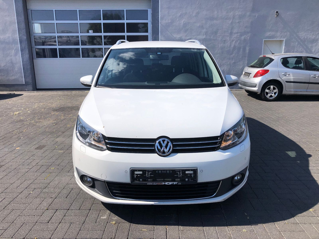 Volkswagen Touran 2.0 TDI Cup, 7-Sitzer - Патничко комбе: слика 5 Volkswagen Touran 2.0 TDI Cup, 7-Sitzer - Патничко комбе: слика 5