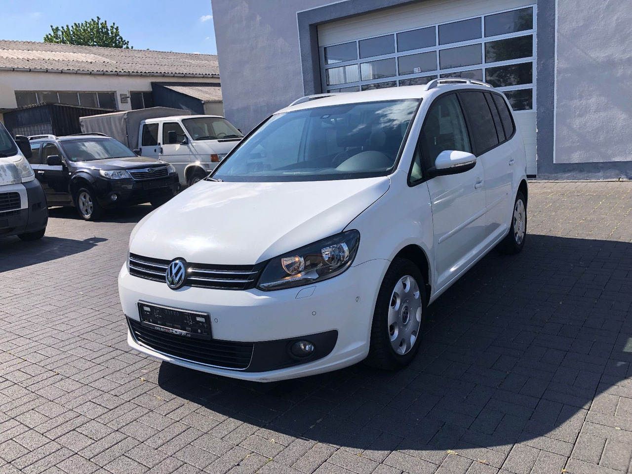 Volkswagen Touran 2.0 TDI Cup, 7-Sitzer - Патничко комбе: слика 1 Volkswagen Touran 2.0 TDI Cup, 7-Sitzer - Патничко комбе: слика 1