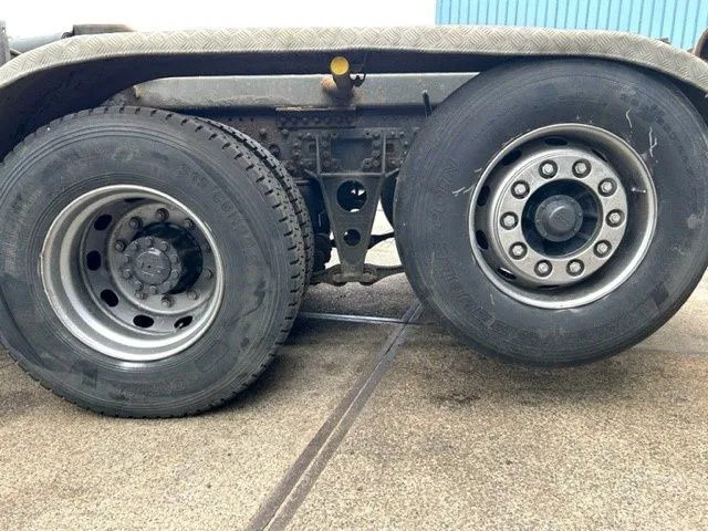 Камион со кука за подигање DAF 95.480 XF SPACECAB 6x2 WITH HOOK-ARM SYSTEM (EURO 3 / ZF16 MANUAL GEARBOX / ZF-INTARDER / STEEL-/AIR SUSPENSION / AIRCONDITIONIN: слика 13 Камион со кука за подигање DAF 95.480 XF SPACECAB 6x2 WITH HOOK-ARM SYSTEM (EURO 3 / ZF16 MANUAL GEARBOX / ZF-INTARDER / STEEL-/AIR SUSPENSION / AIRCONDITIONIN: слика 13