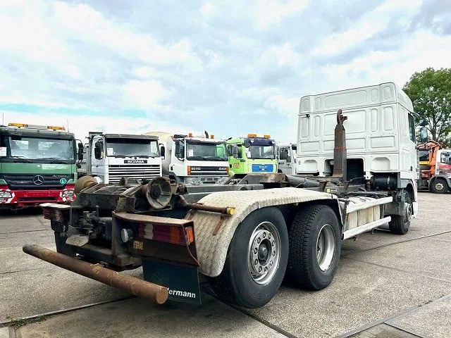 DAF 95.480 XF SPACECAB 6x2 WITH HOOK-ARM SYSTEM (EURO 3 / ZF16 MANUAL GEARBOX / ZF-INTARDER / STEEL-/AIR SUSPENSION / AIRCONDITIONIN - Камион со кука за подигање: слика 3 DAF 95.480 XF SPACECAB 6x2 WITH HOOK-ARM SYSTEM (EURO 3 / ZF16 MANUAL GEARBOX / ZF-INTARDER / STEEL-/AIR SUSPENSION / AIRCONDITIONIN - Камион со кука за подигање: слика 3