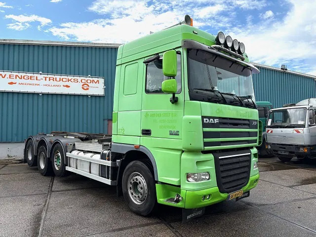 DAF XF 105.460 8x2 CHASSIS WITH MULTILIFT SYSTEM (ZF16 MANUAL GEARBOX / MX-BRAKE / 9.000 KG. FRONT-AXLE / LIFT-AXLES / FRIDGE / ETC. - Транспортер на контејнер/ Камион со променливо тело: слика 2 DAF XF 105.460 8x2 CHASSIS WITH MULTILIFT SYSTEM (ZF16 MANUAL GEARBOX / MX-BRAKE / 9.000 KG. FRONT-AXLE / LIFT-AXLES / FRIDGE / ETC. - Транспортер на контејнер/ Камион со променливо тело: слика 2