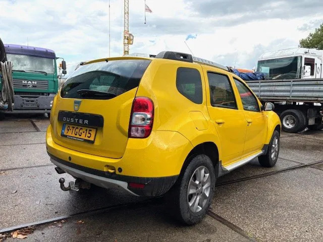 Dacia Duster 1.5DCI 4x4 MINI MPV (6 GEARS MANUAL GEARBOX / AIRCONDITIONING / CRUISE CONTROL / ETC.) - Автомобил: слика 3 Dacia Duster 1.5DCI 4x4 MINI MPV (6 GEARS MANUAL GEARBOX / AIRCONDITIONING / CRUISE CONTROL / ETC.) - Автомобил: слика 3
