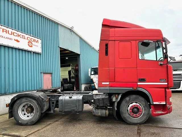 DAF 95.480 XF SPACECAB (EURO 3 / ZF16 MANUAL GEARBOX / 2x DIESELTANK / AIRCONDITIONING) - Камион влекач: слика 4 DAF 95.480 XF SPACECAB (EURO 3 / ZF16 MANUAL GEARBOX / 2x DIESELTANK / AIRCONDITIONING) - Камион влекач: слика 4